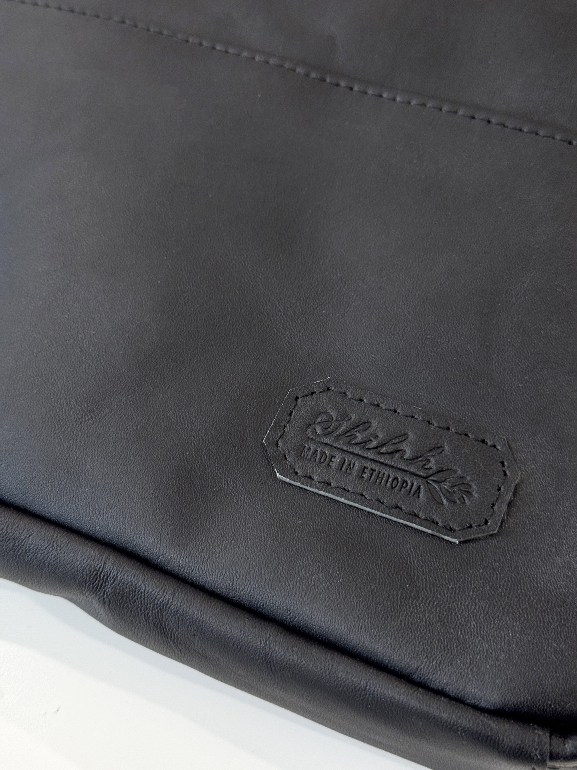 Sarah – Single-Zip Purse - Image 5