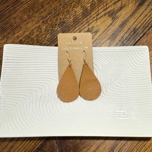 Drops (Camel) – Earrings