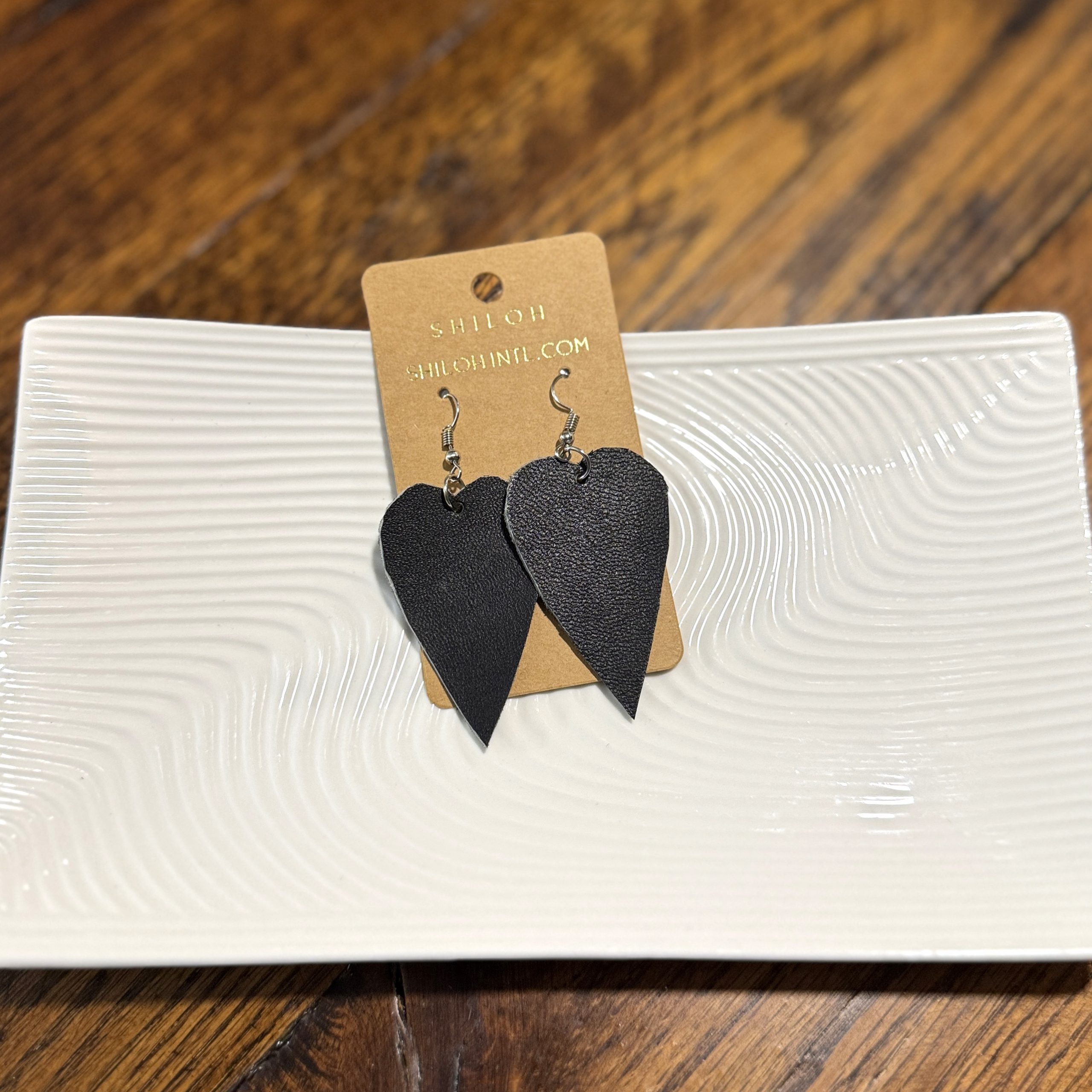 Hearts (Black) – Earrings - Image 2